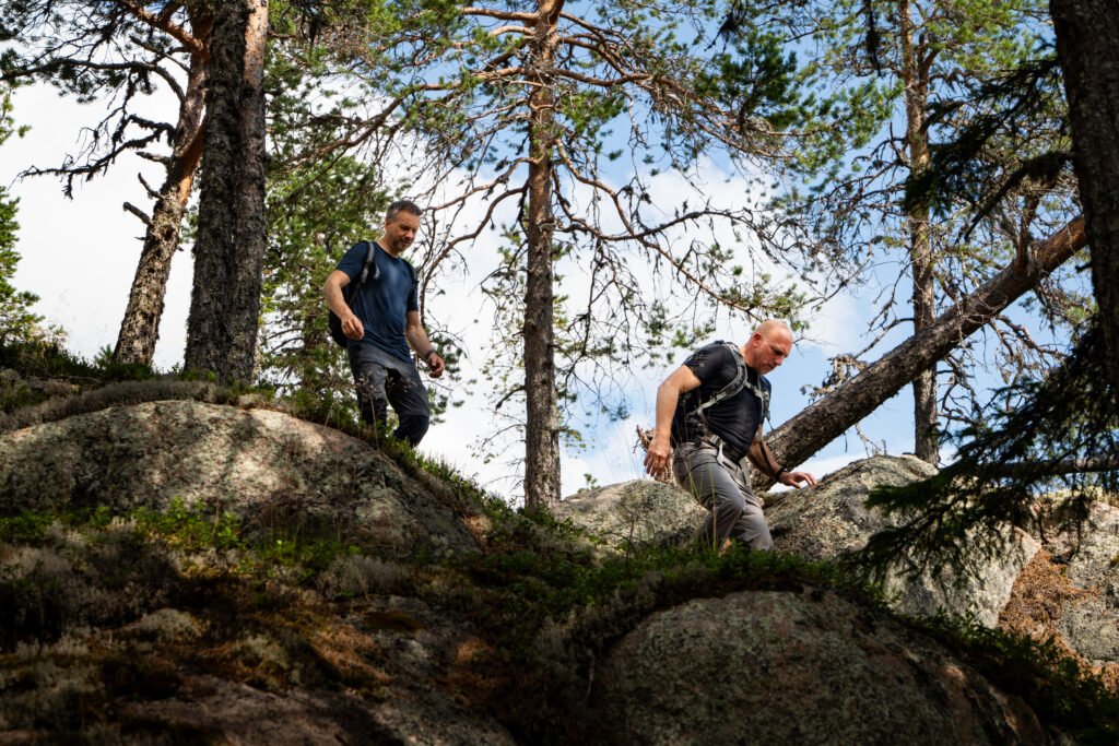 Leadership coaches Jan Willem Westerbos en Niels Loendersloot wandelen bij InnerTrail Sweden