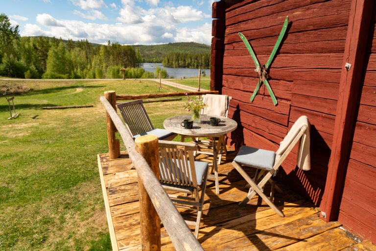 De veranda van friluft Sweden accommodatie van InnerTrail Sweden