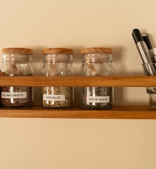 Thee uit de natuur. in het gastenverblijf Friluft Sweden